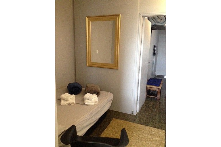Studio at Al. Santos close Paulista Av. Air-Con