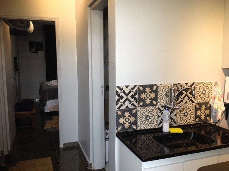 Studio at Al. Santos close Paulista Av. Air-Con