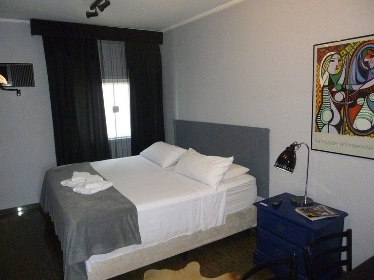 Studio at Al. Santos close Paulista Av. Air-Con