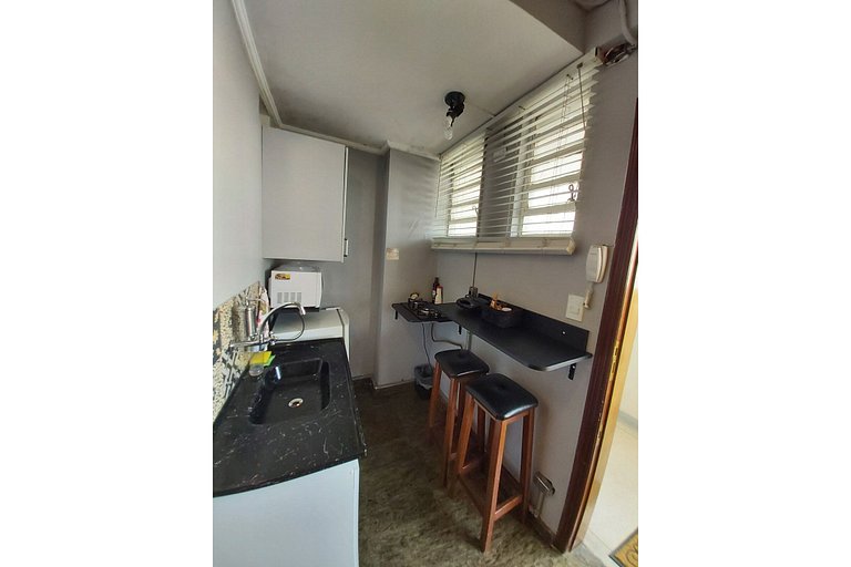 Studio at Al. Santos close Paulista Av. Air-Con