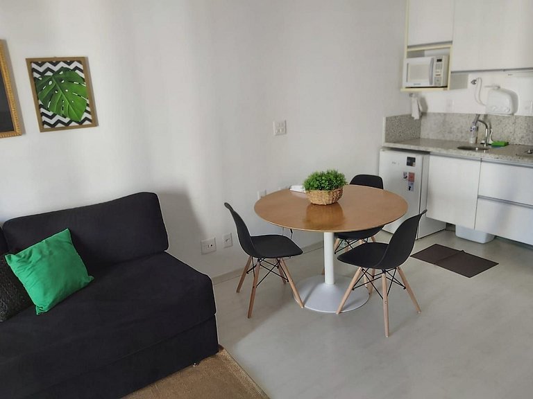 Studio, próximo ao Ibirapuera e Av. Paulista. Air Cond.