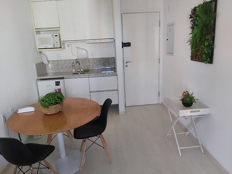 Studio, próximo ao Ibirapuera e Av. Paulista. Air Cond.