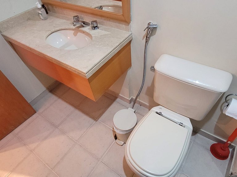 Ótimo Flat com ótima localização, condicionado e garagem