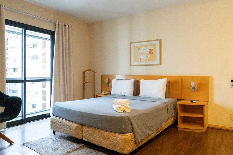 Ótimo Flat com ótima localização, condicionado e garagem