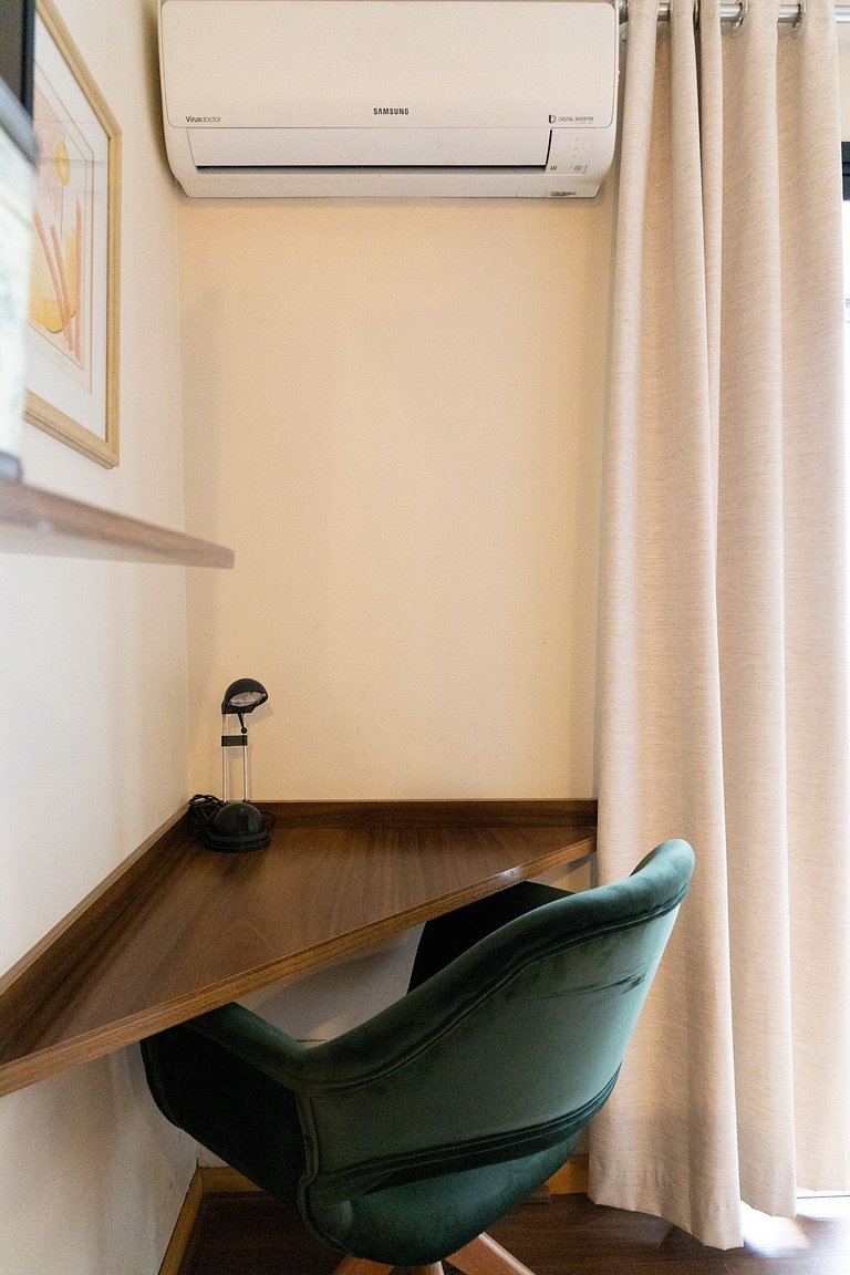 Ótimo Flat com ótima localização, condicionado e garagem