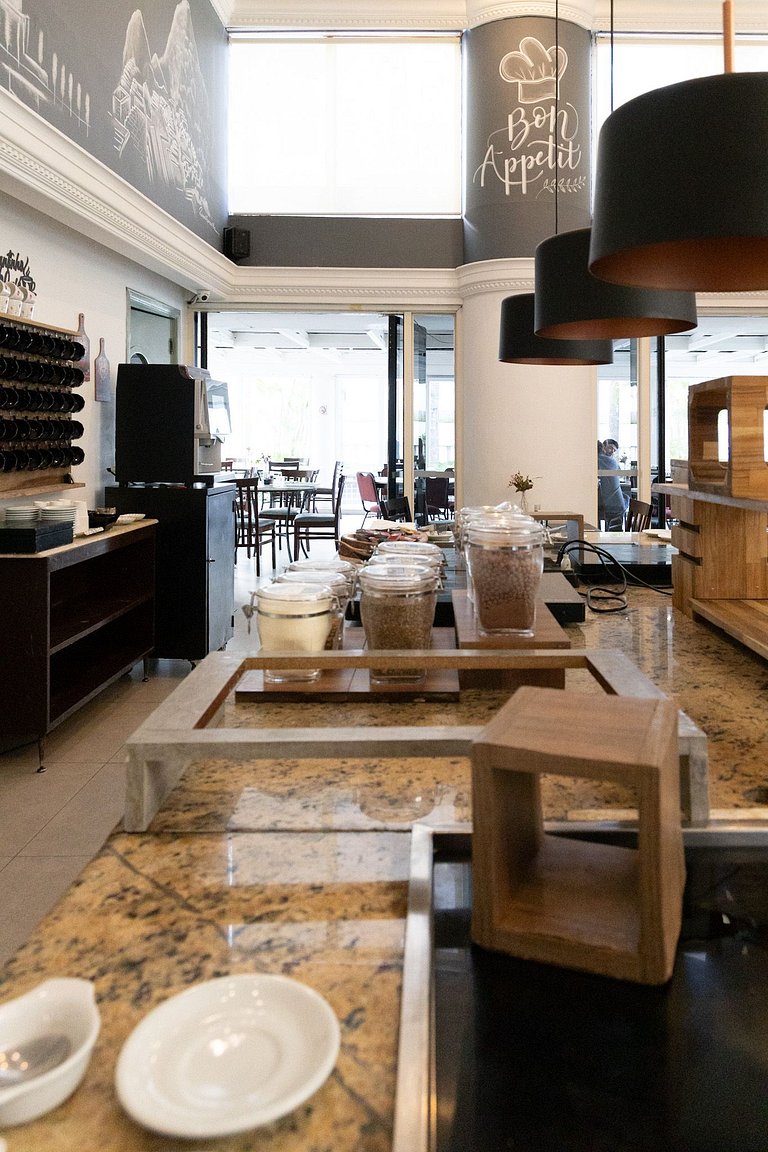Ótimo Flat com ótima localização, condicionado e garagem