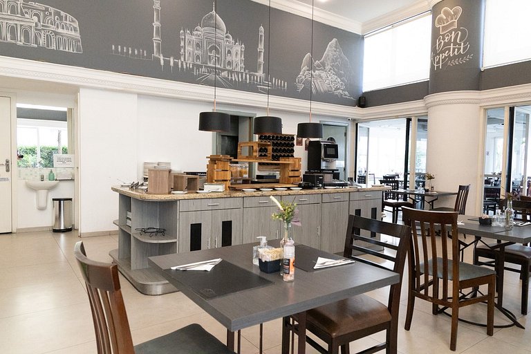 Ótimo Flat com ótima localização, condicionado e garagem