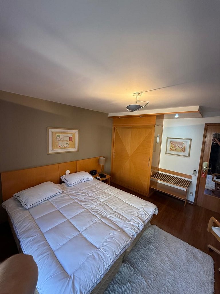 Admirable Flat Jardins - Garagem, Ar Condicionado